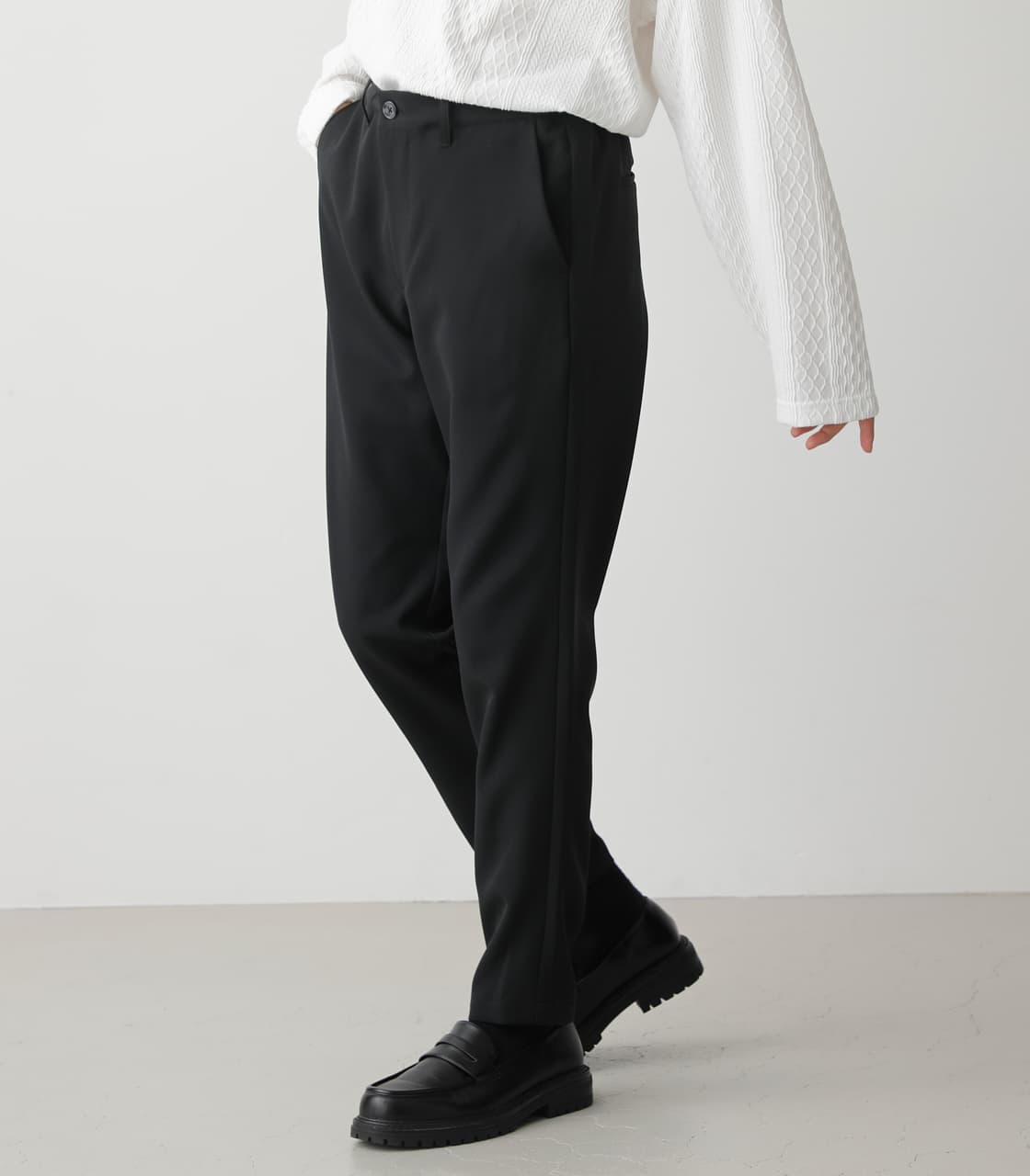 STRETCH TAPERED PANTS