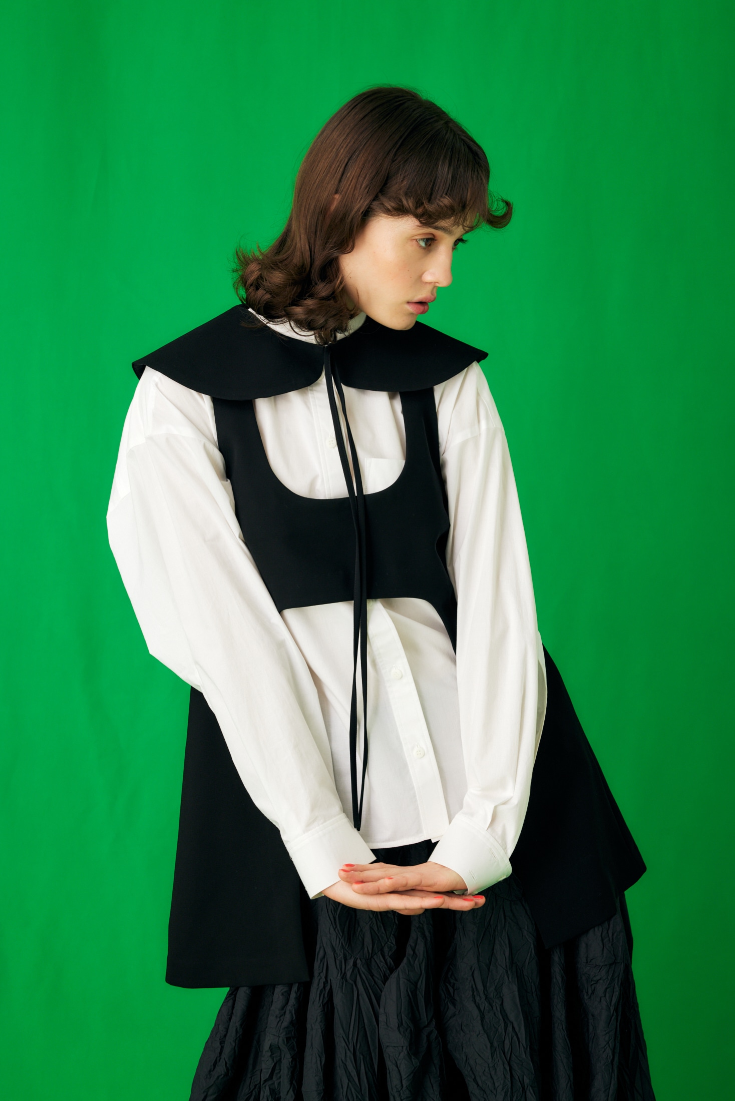 ROUND-COLLAR VEST