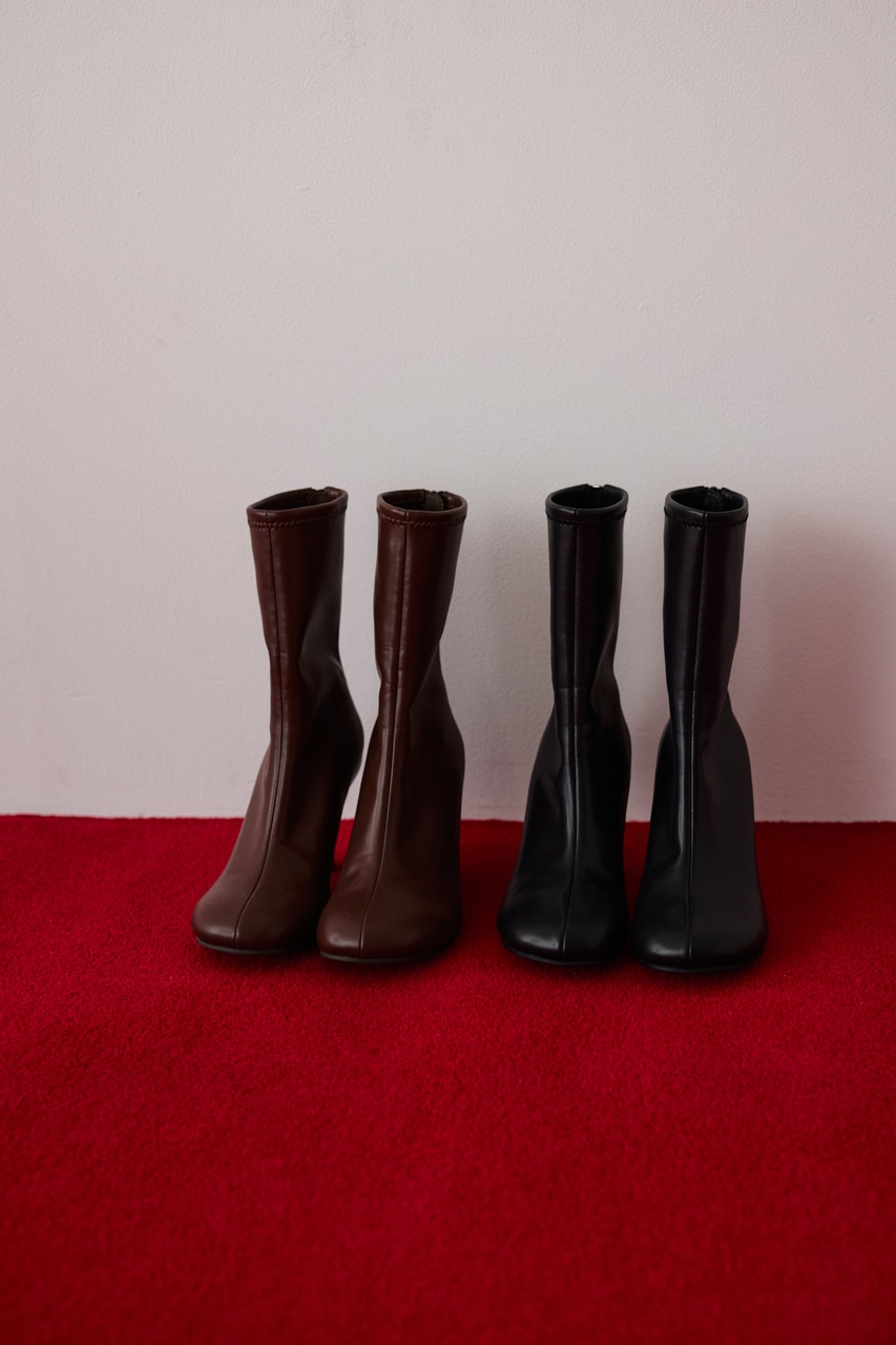 Rounded stretch boots