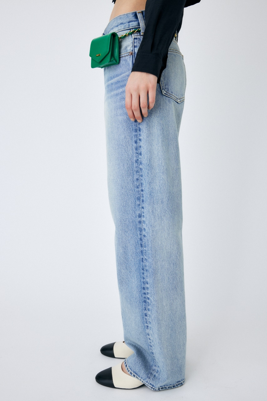 人気カラーの MOUSSY 90S LOWRISE LOOSE STRAIGHT L/BLU デニム