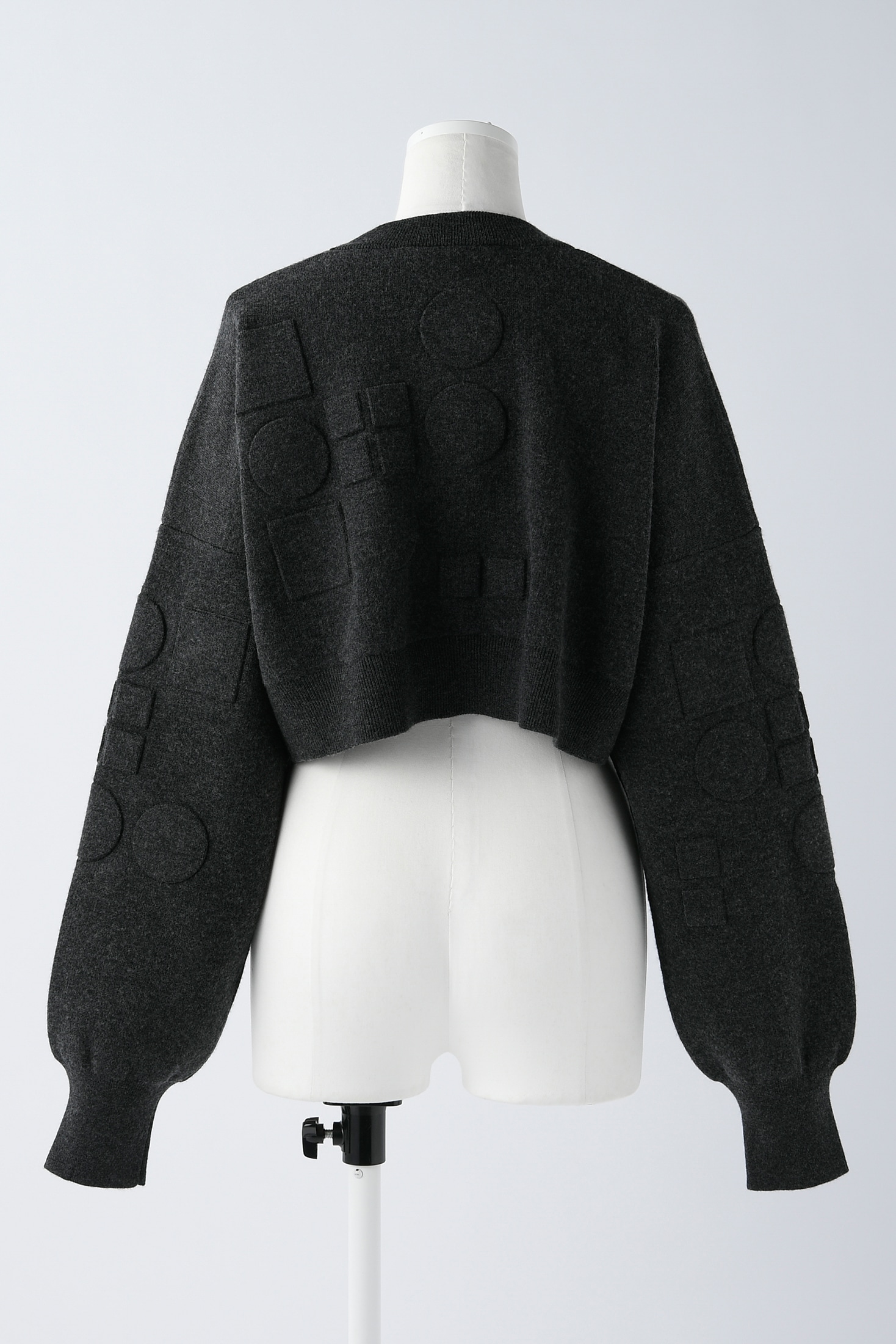 O EMBOSS CROPPED PULLOVER