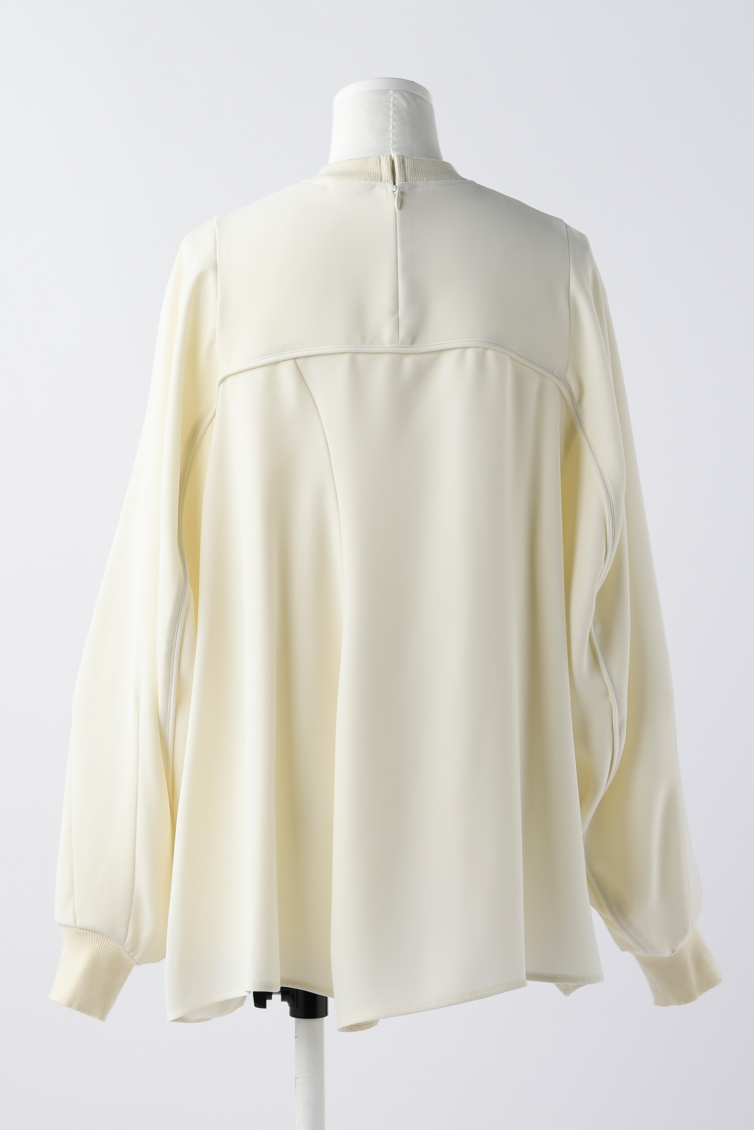 CURVE-DRAPE PULLOVER