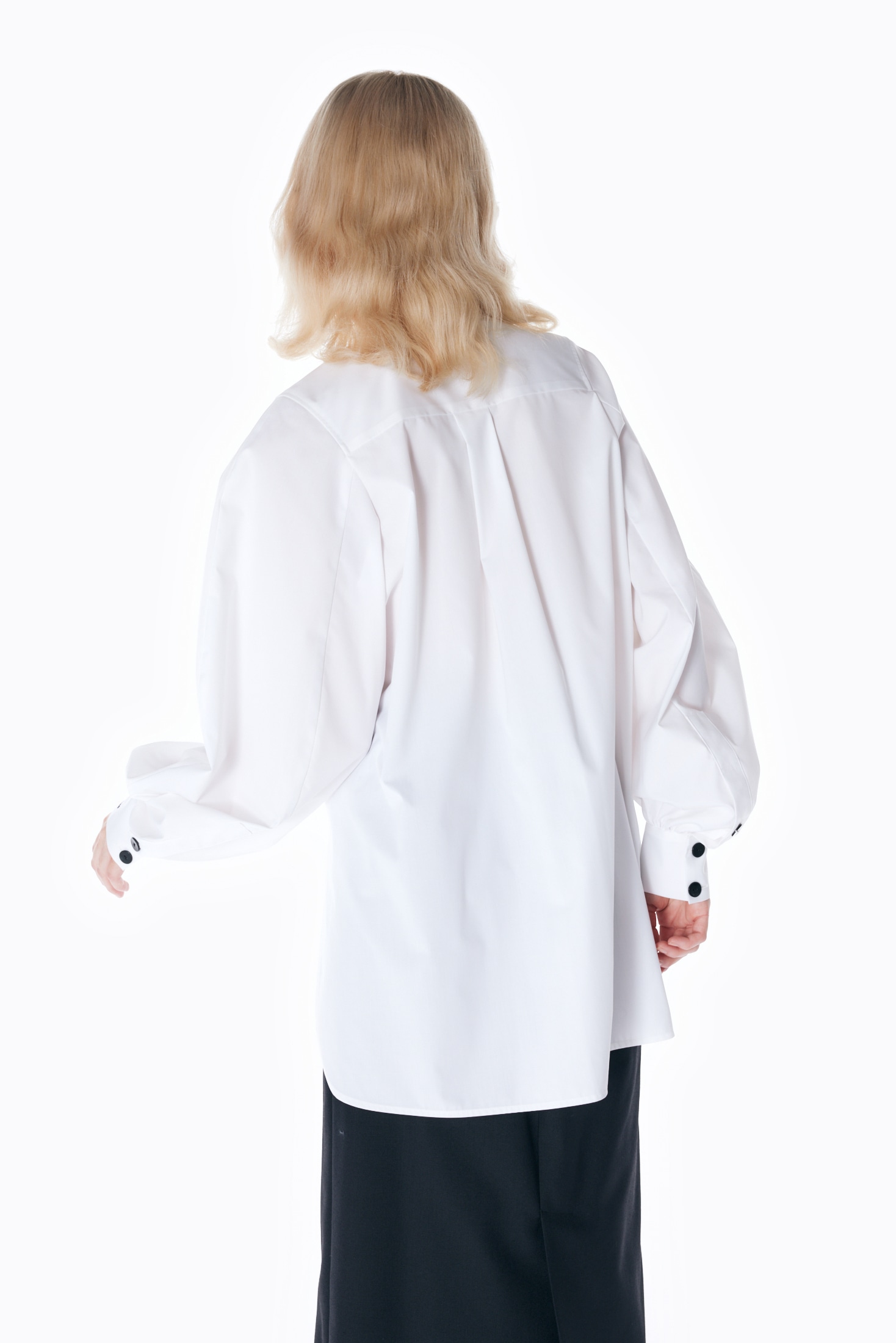 VOLUME-SLEEVE BASIC SHIRT