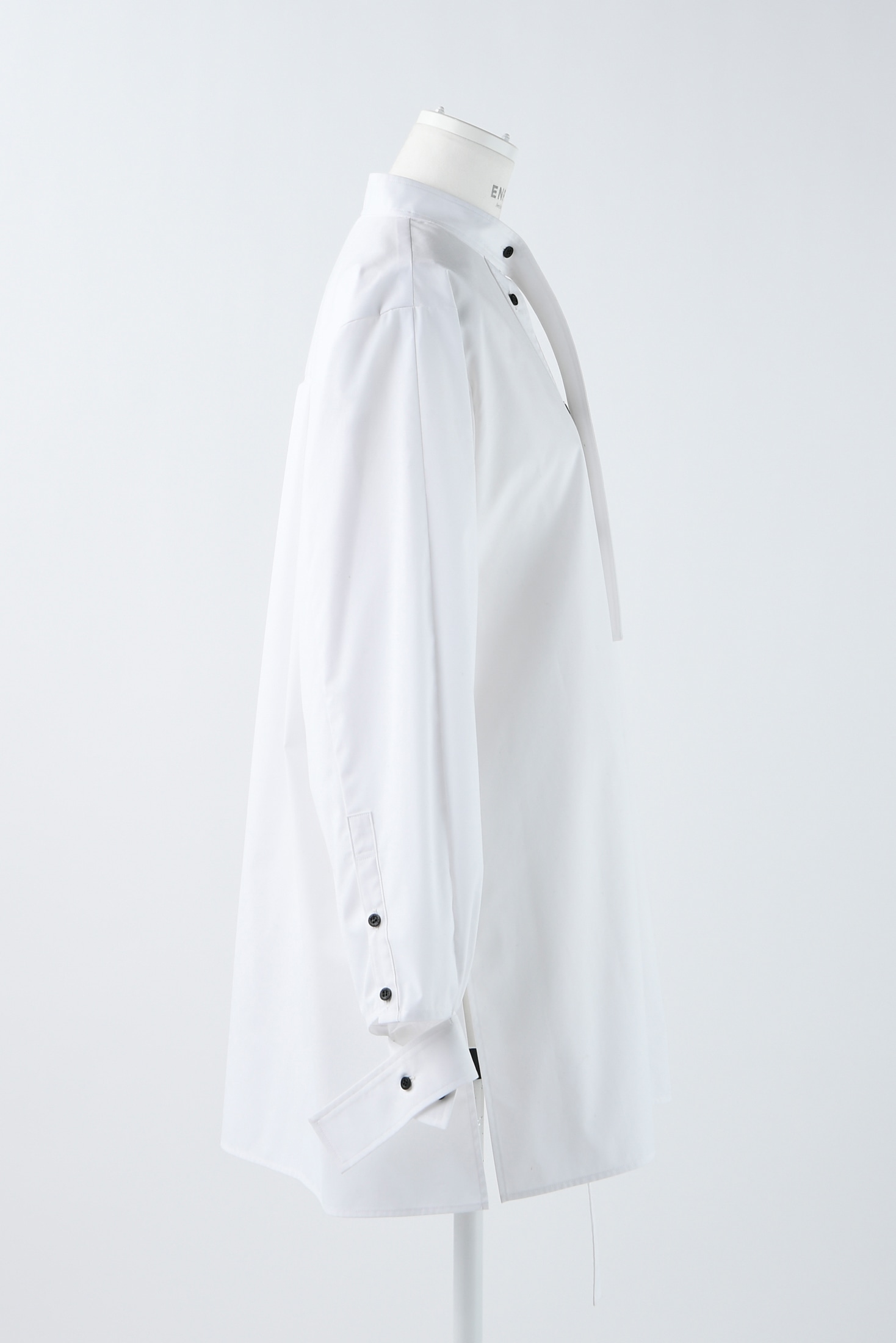 LONG-COLLAR SHIRT