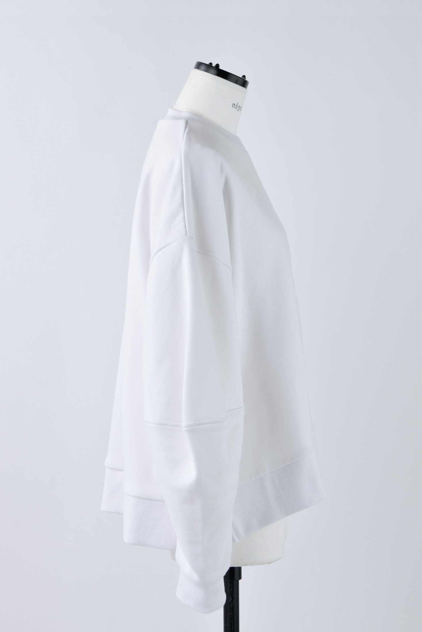 front vents pullover｜M｜WHT｜cut and sewn｜någonstans official