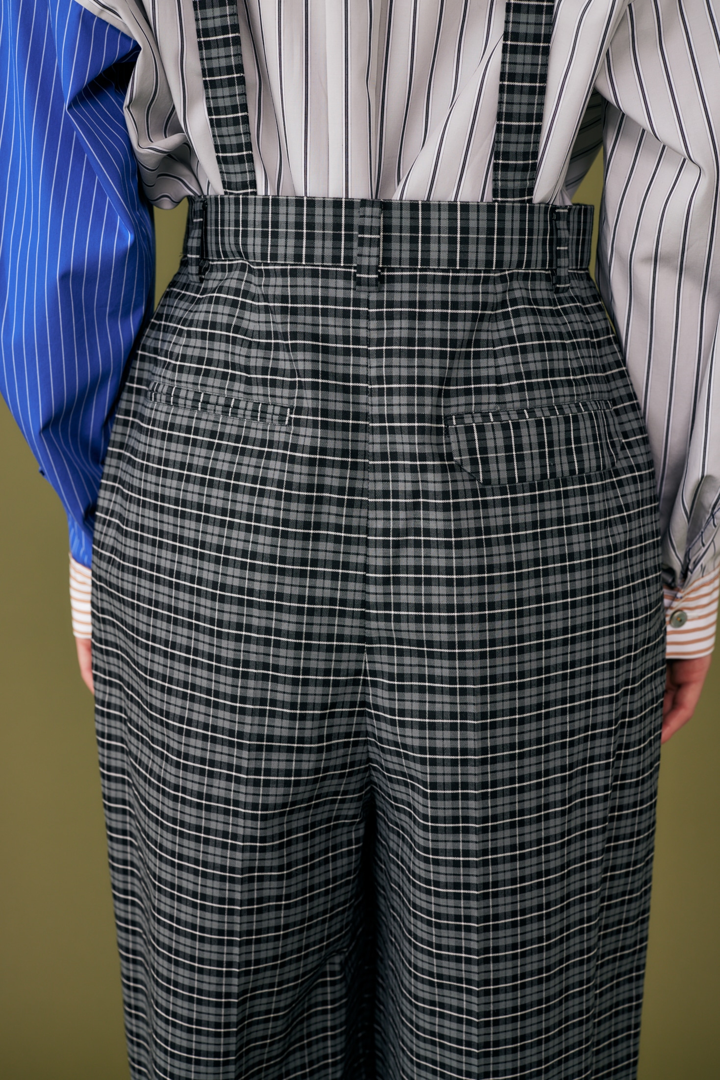 Over lap suspenders pants