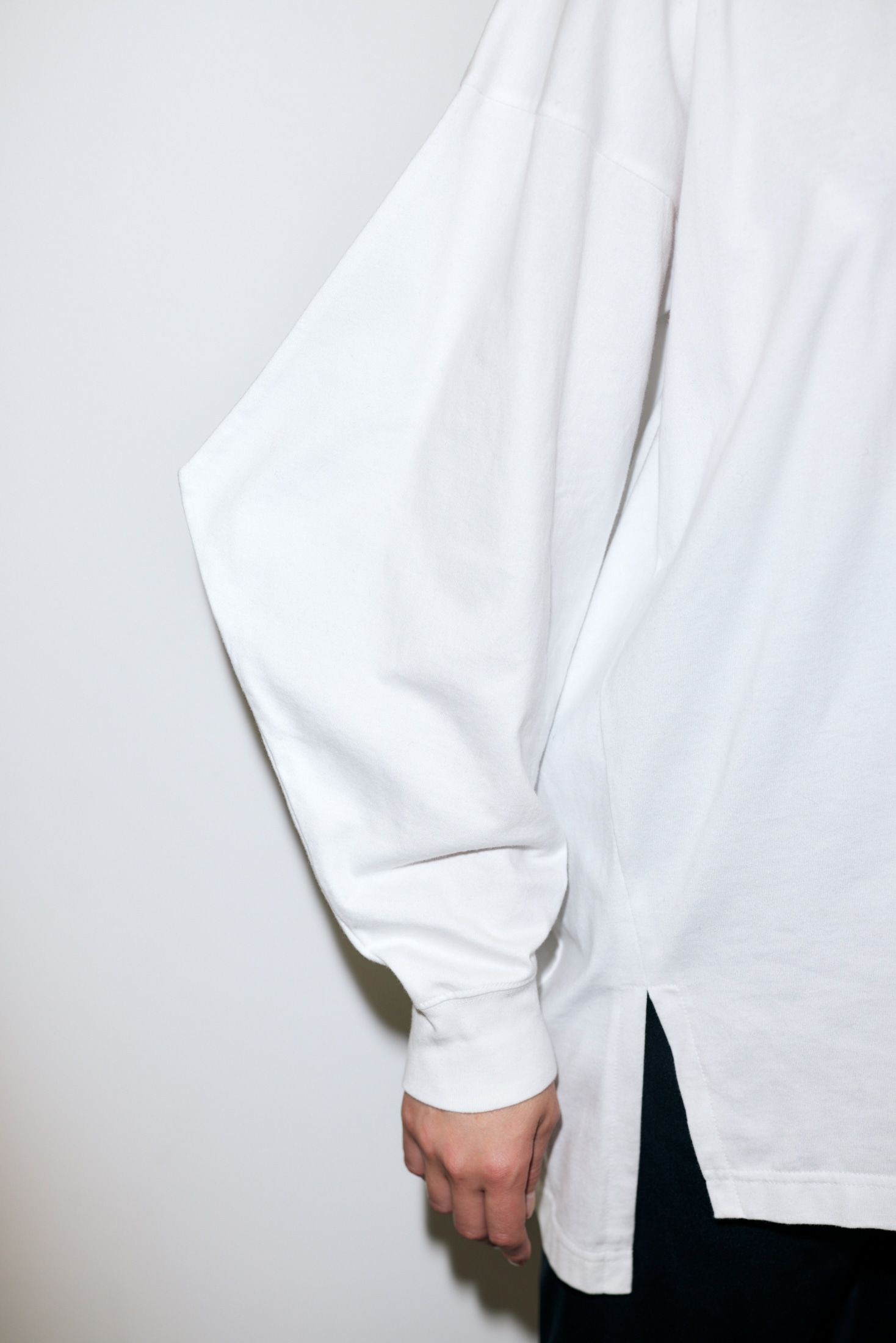 triangle-long-sleeves｜M｜WHT｜cut and sewn｜någonstans official 