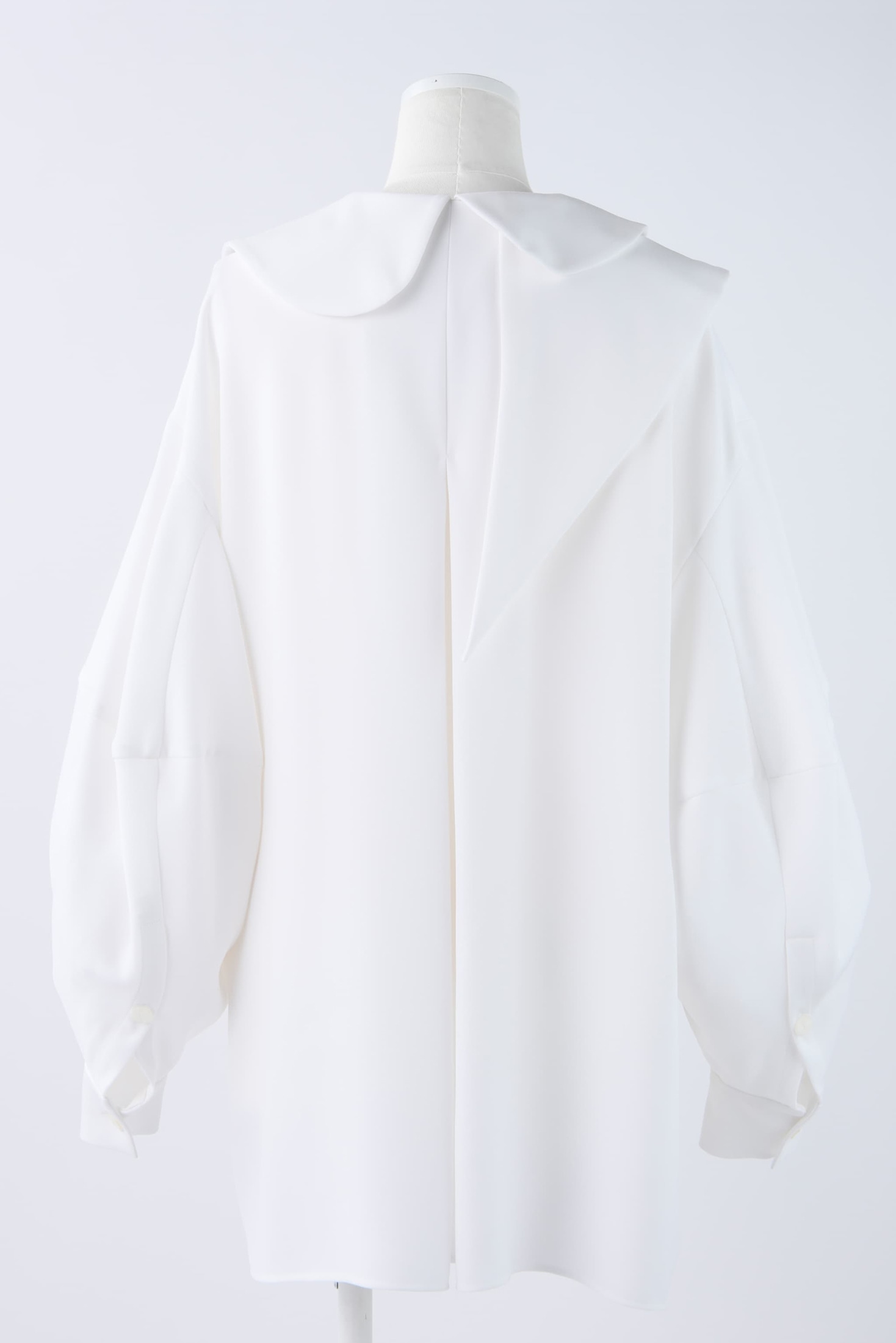 ASYMMETRY-COLLAR BLOUSE