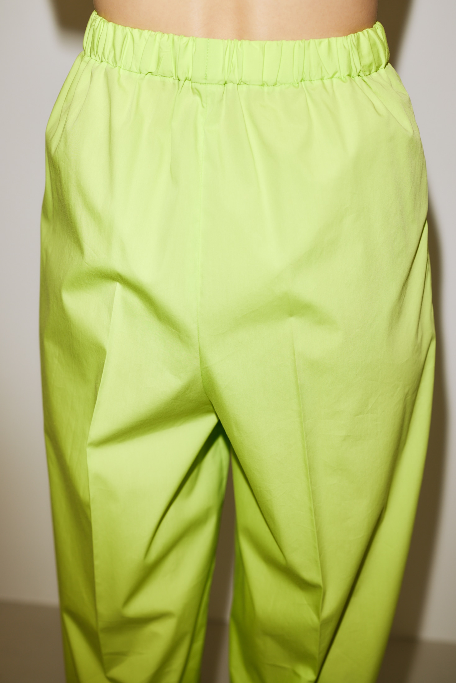roll-up elastic tapered pants｜S｜LIME｜trousers｜någonstans