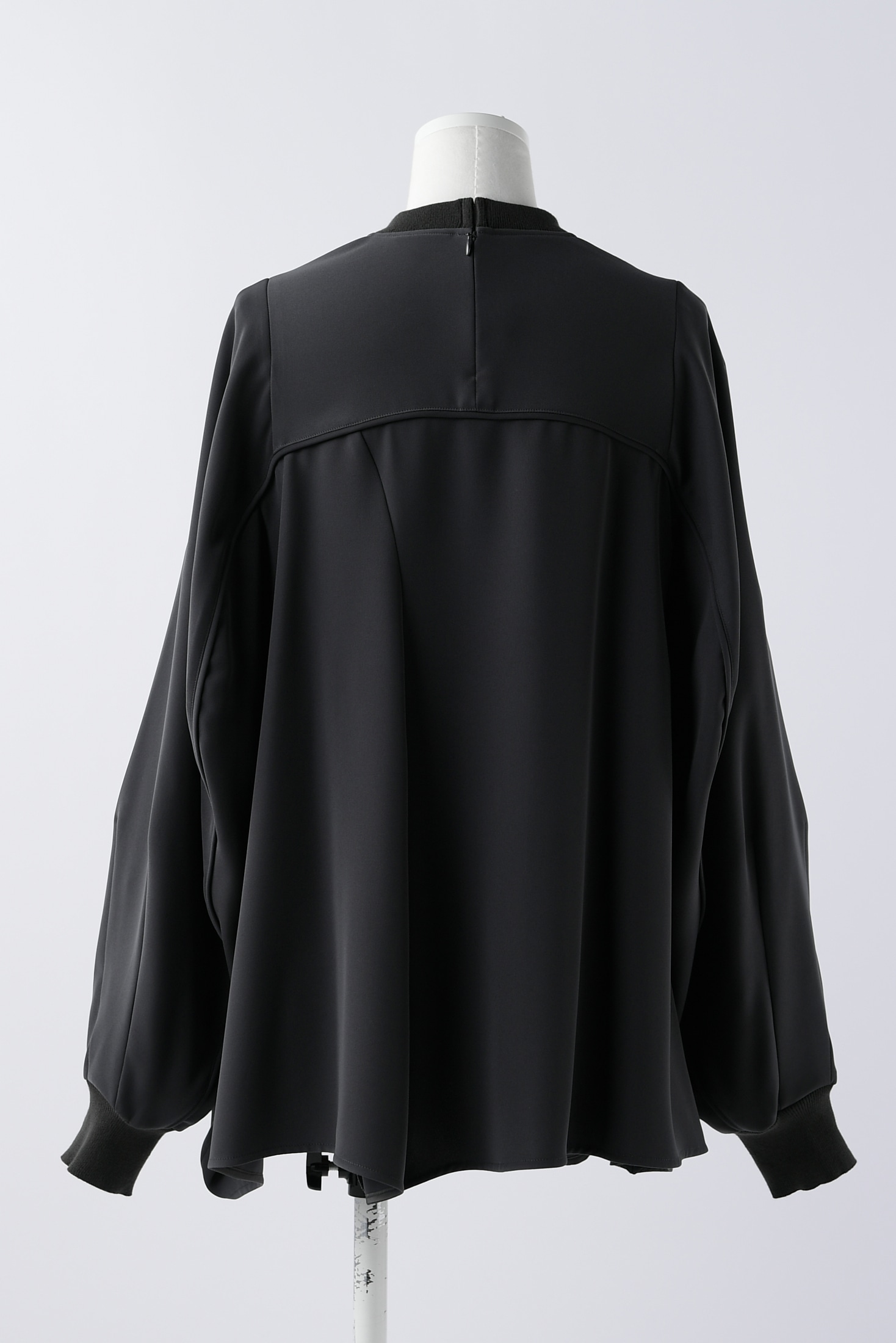 人気ショップ人気ショップENFOLD(エンフォルド) CENTER DRAPE PULLOVER