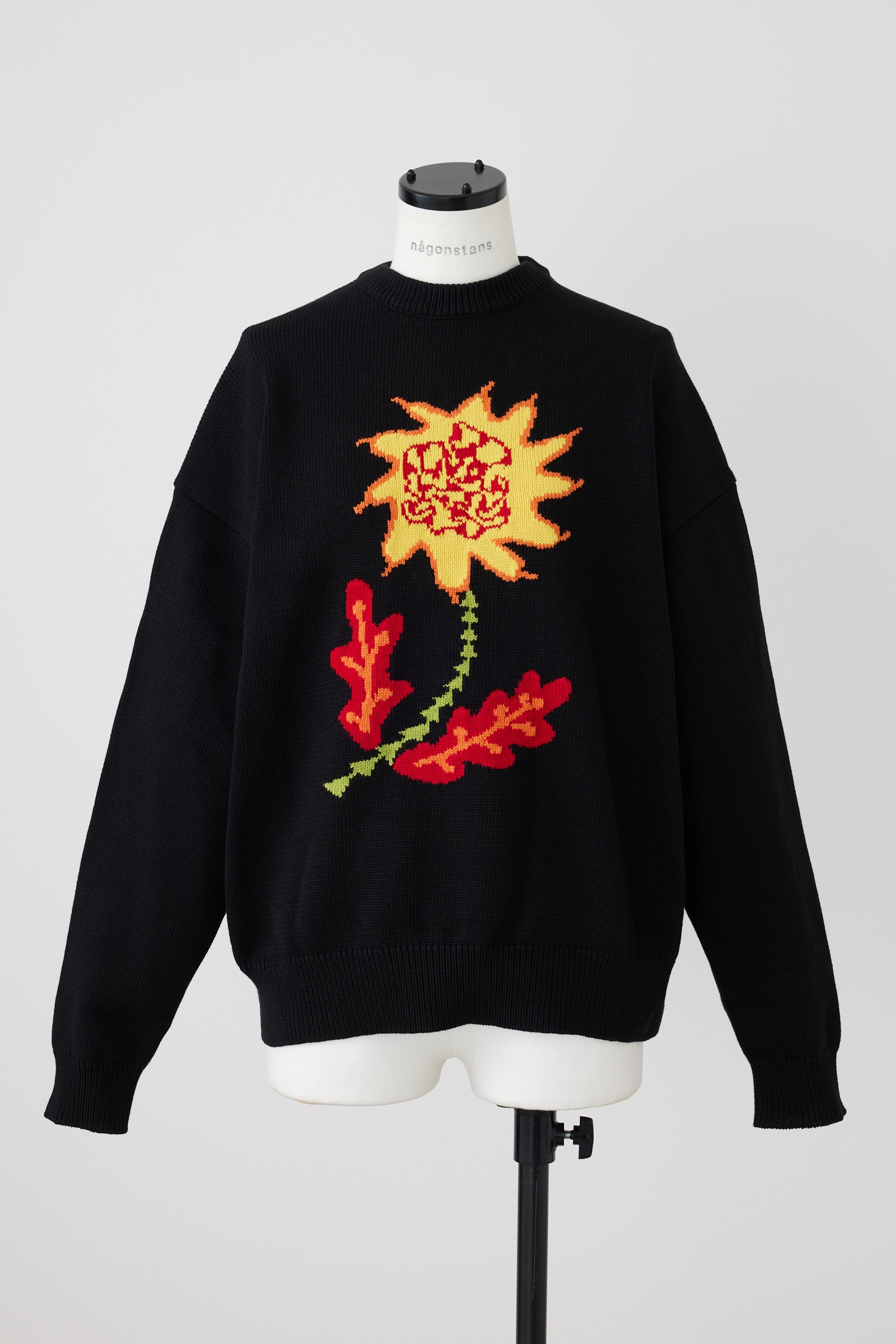 flower intersia pullover