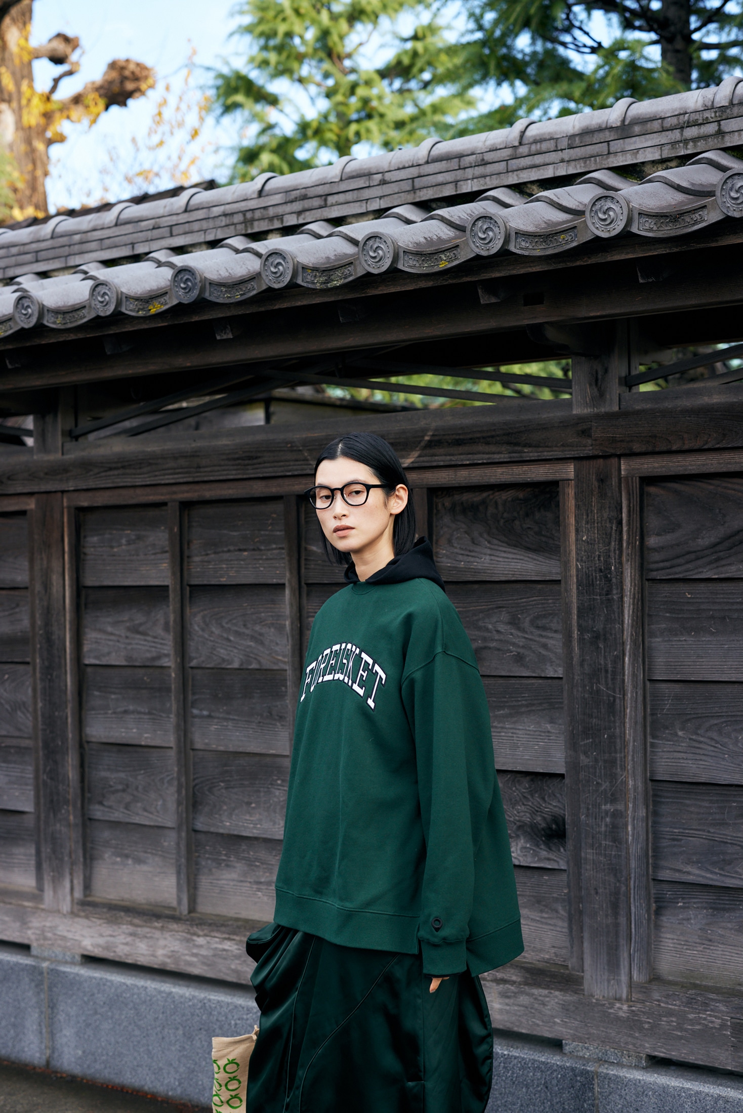 forelsket pullover｜M｜BLK｜cut and sewn｜någonstans official 