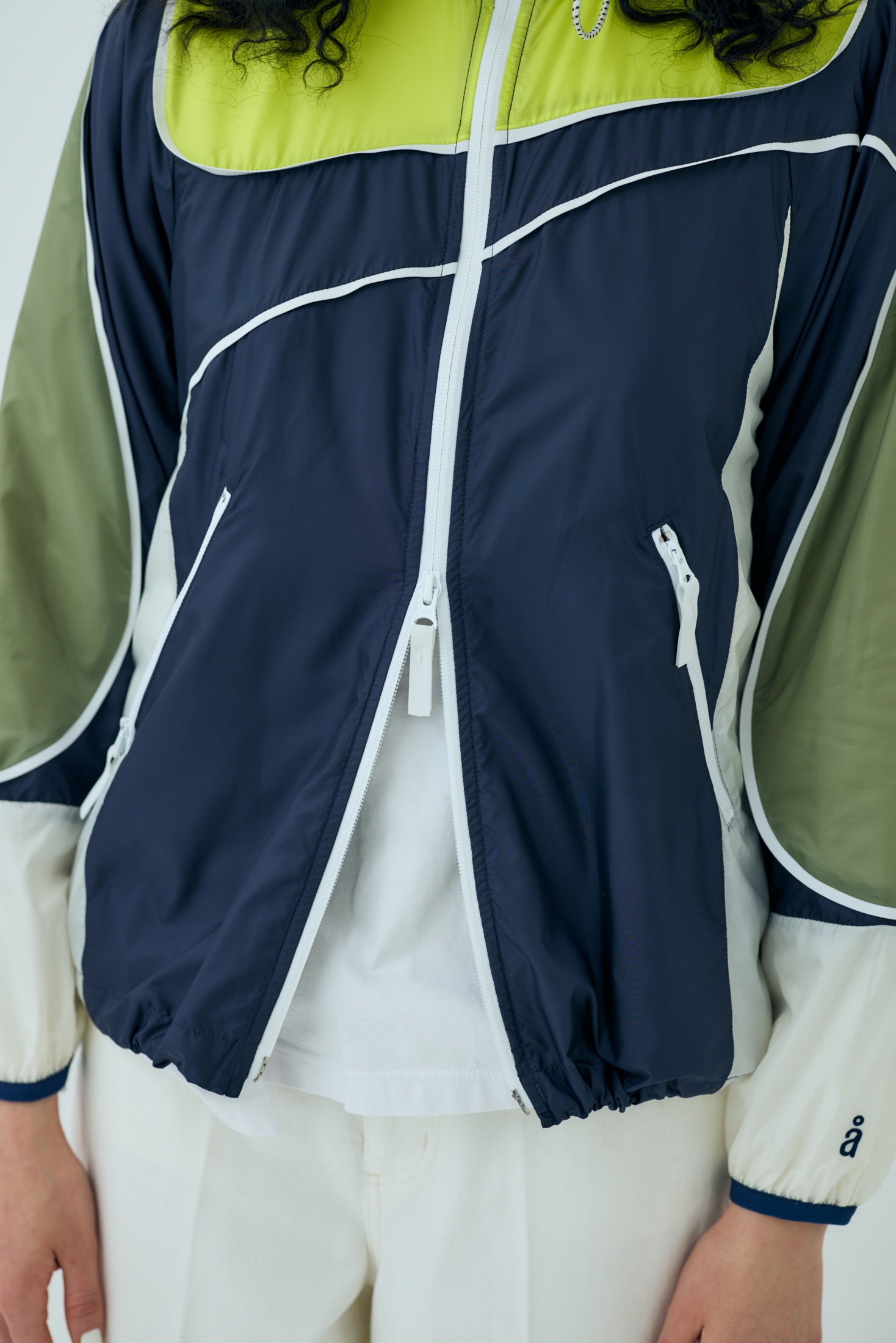 water-repellent windbreaker