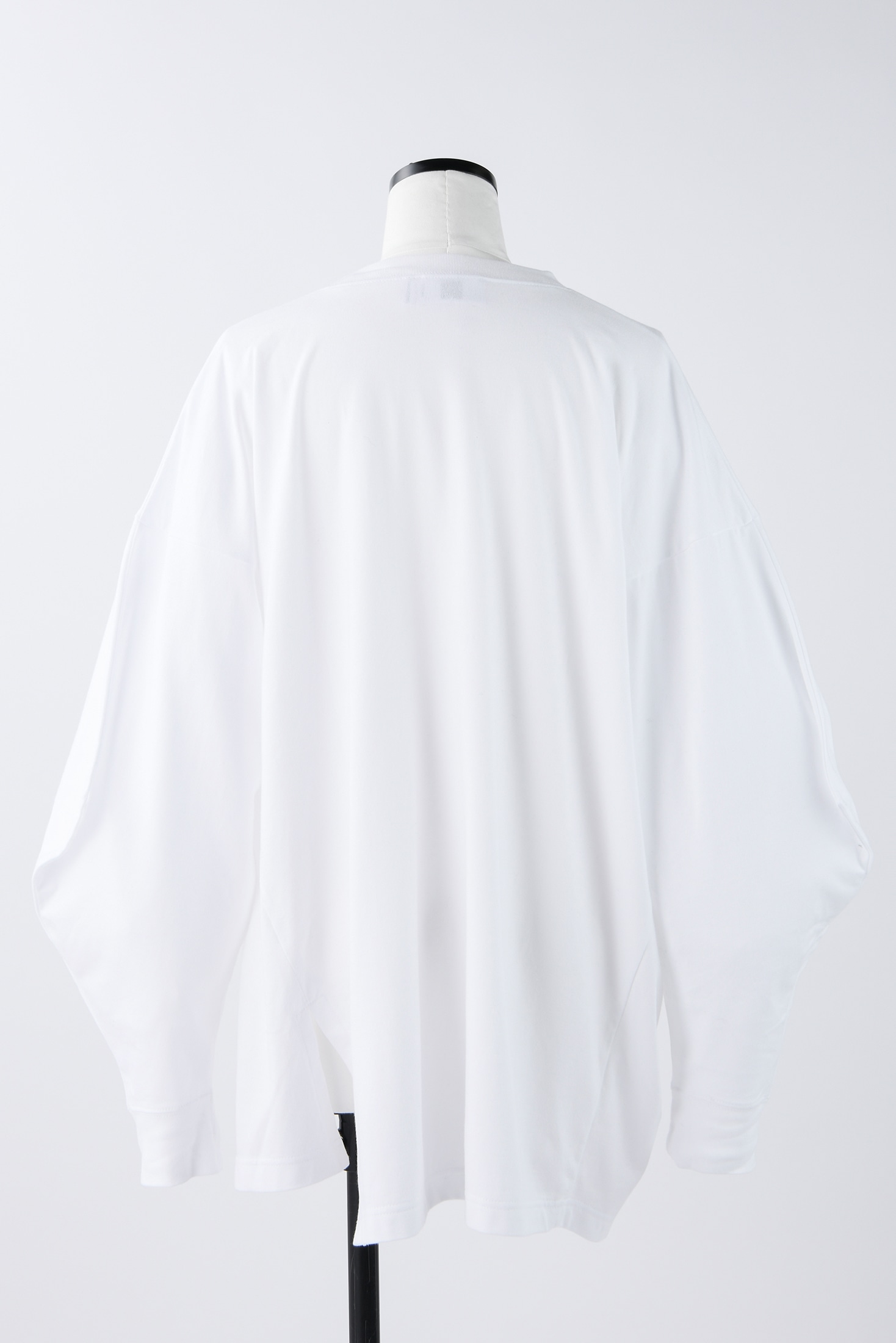 triangle-long-sleeves｜M｜WHT｜cut and sewn｜någonstans official