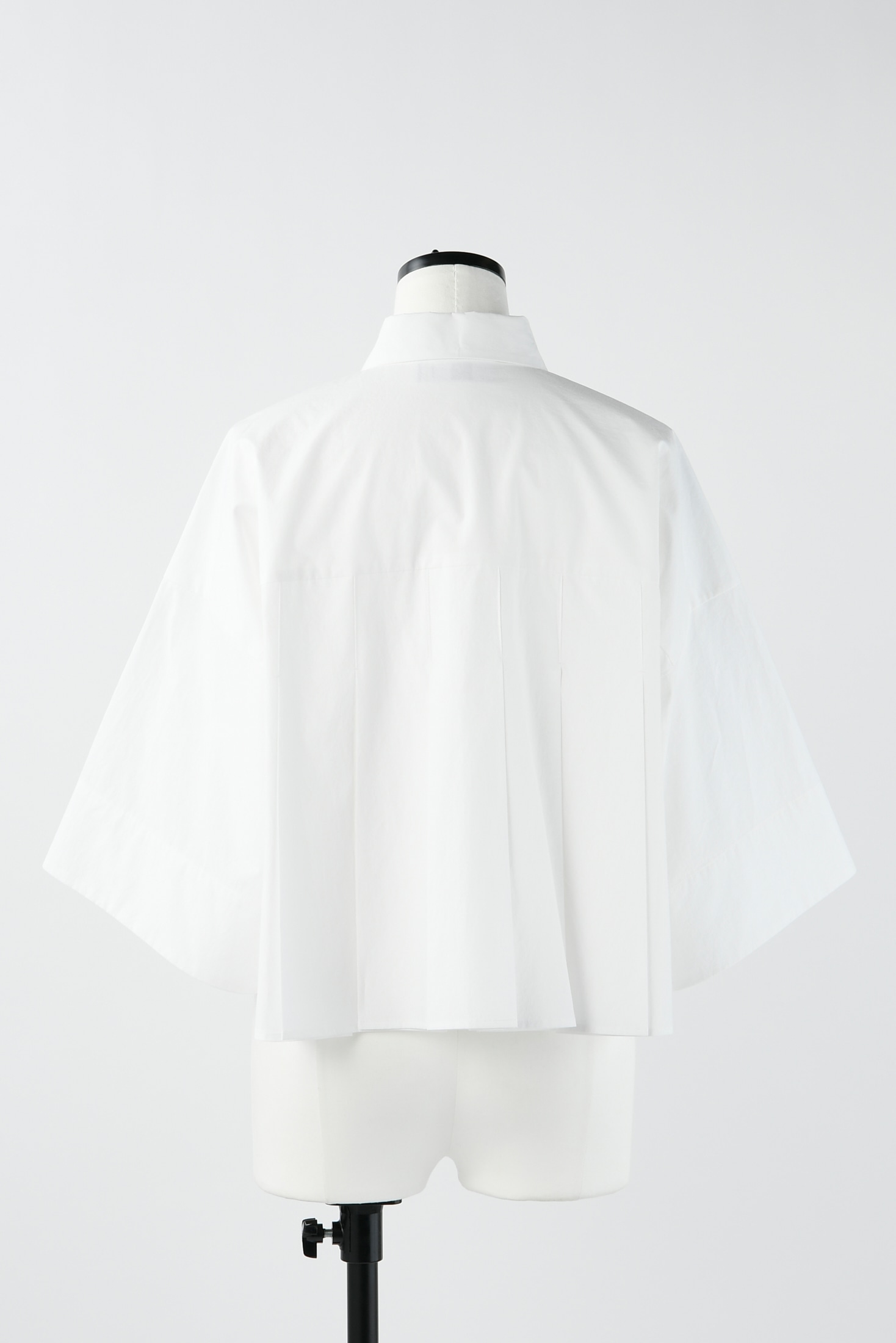 cropped half-sleeves shirt｜M｜WHT｜shirts and blouses｜någonstans