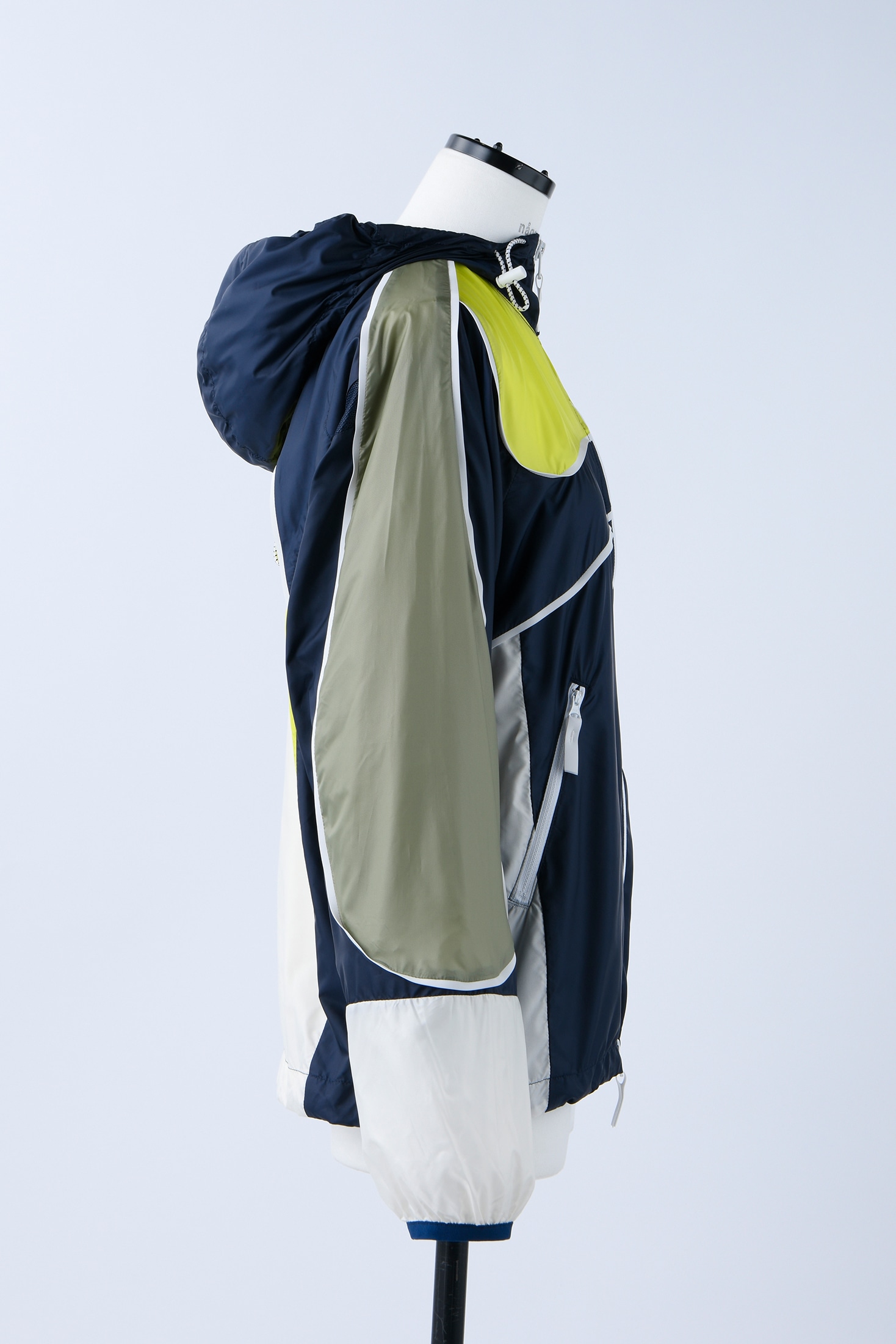 water-repellent windbreaker