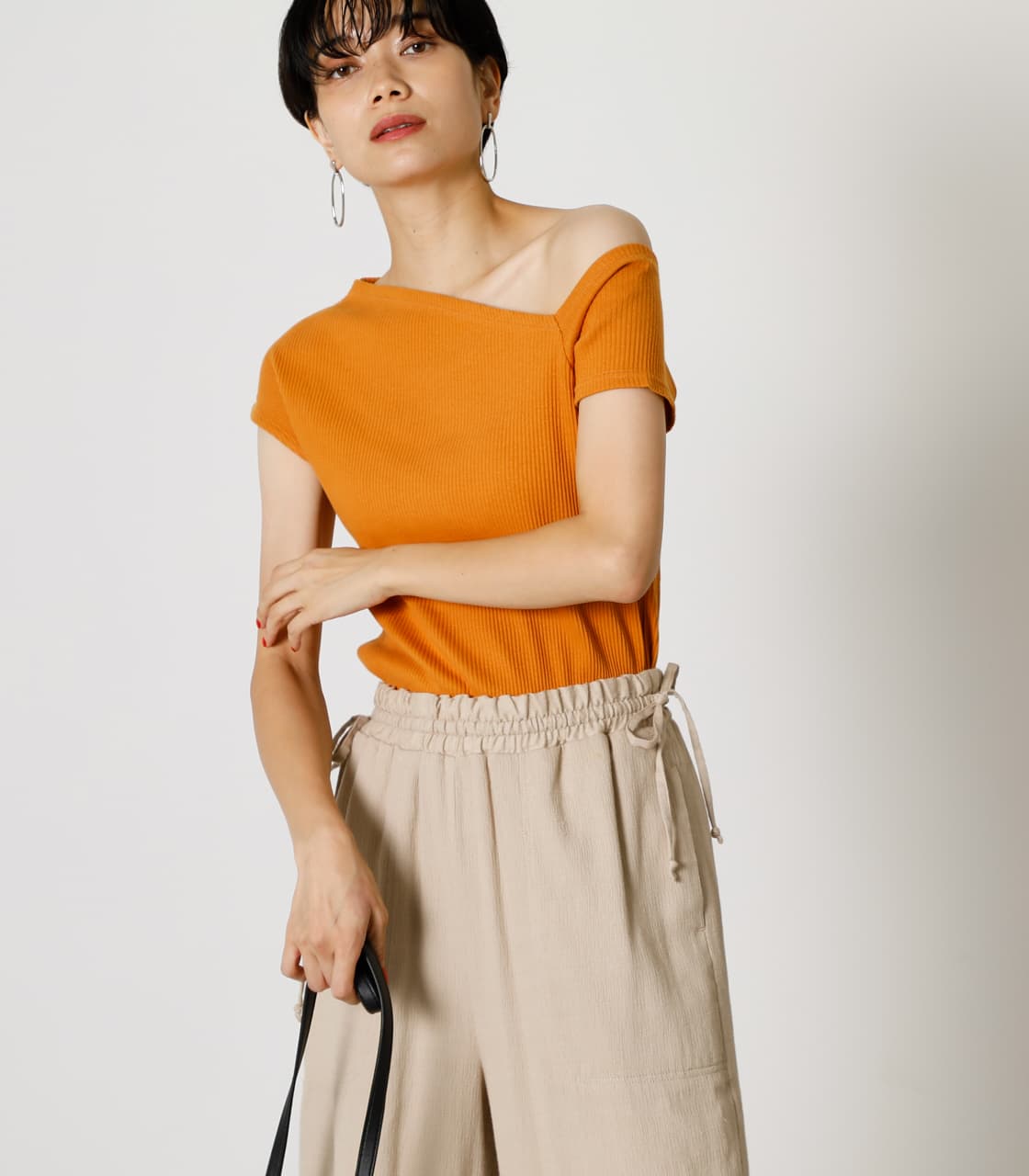 ASYMMETRY SHOULDER RIB TOPS