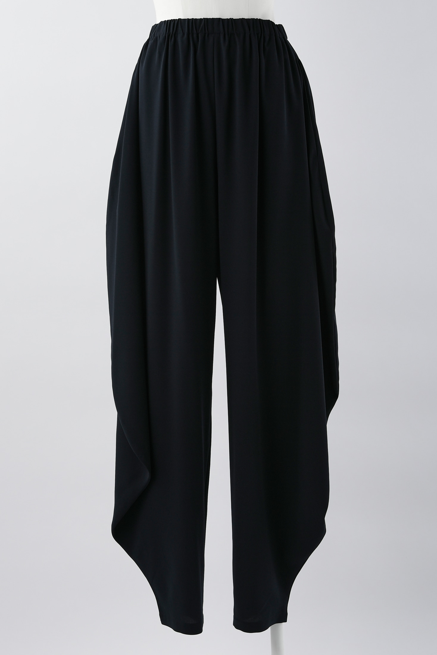 ENFOLD CIRCLE DRAPE PANTS - カジュアルパンツ