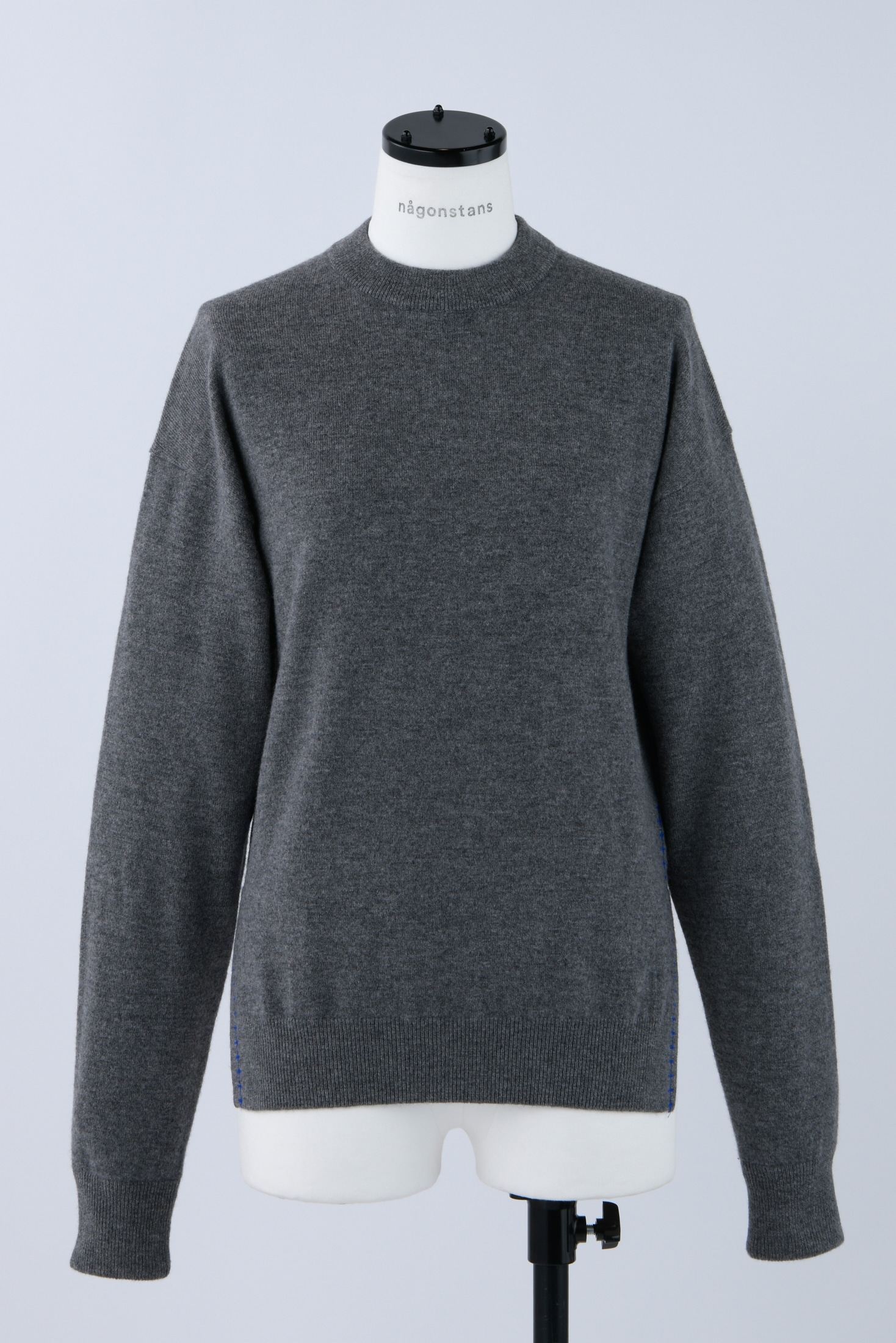 stand-collar pullover