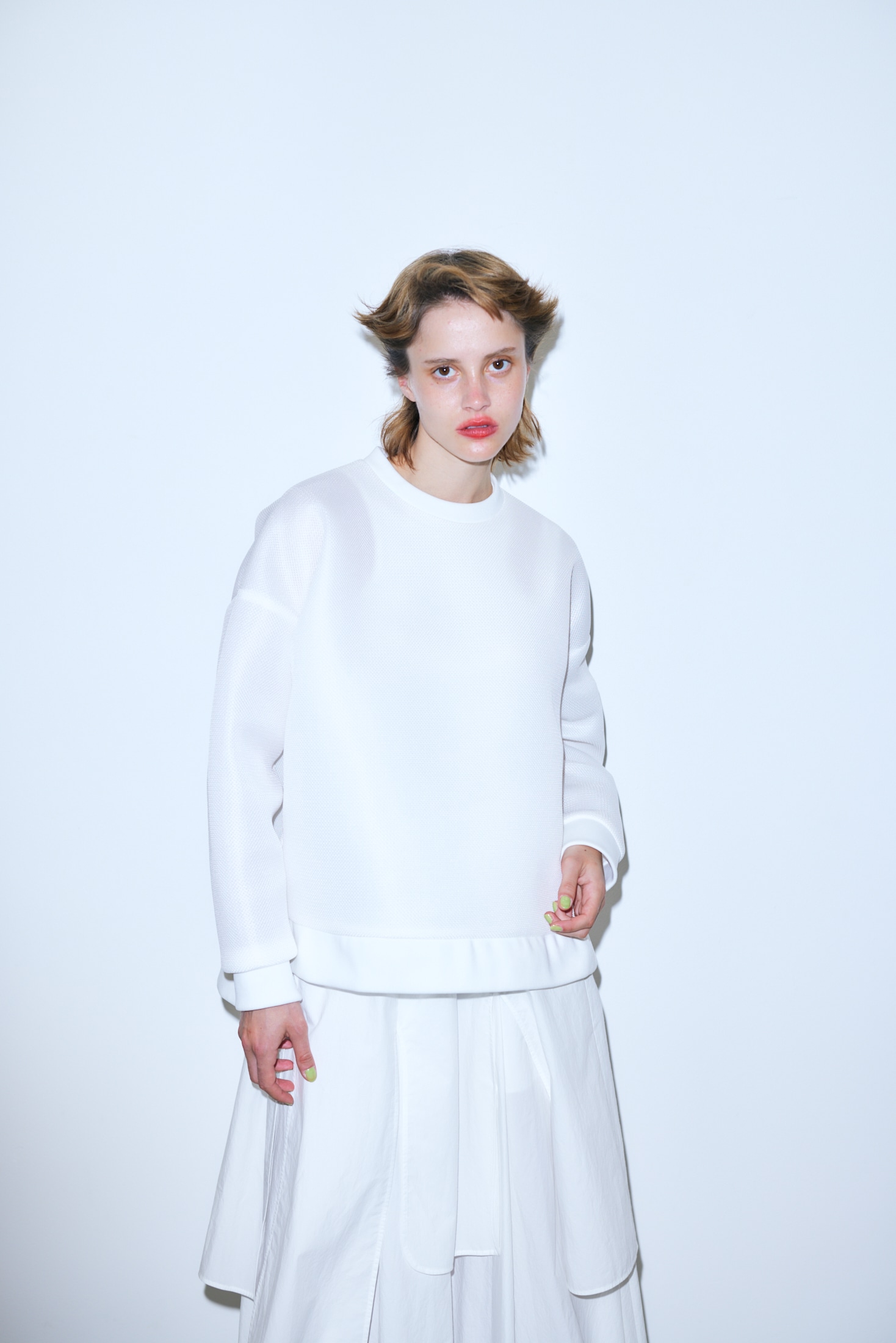 wide pullover｜M｜WHT｜cut and sewn｜någonstans official online