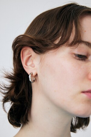 MOUSSY | TWIST HOOP EARRINGS (ピアス・イヤリング ) |SHEL'TTER WEBSTORE