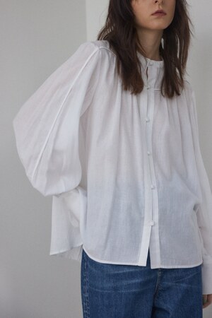 balloon sleeve blouse