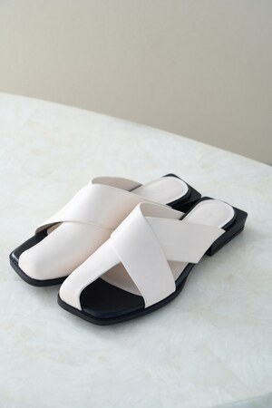 THUMB COVER SANDALS