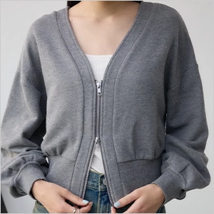 ショート丈トップス